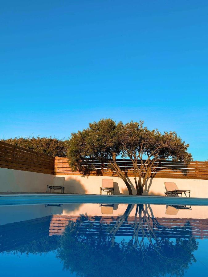 Rousolakos Pool
